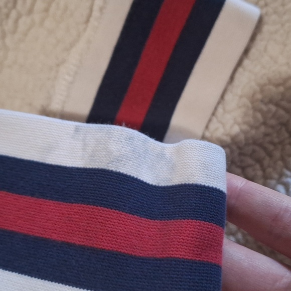 💥Buy2Get1Free💥GAP Kids White Hoodie with Navy and Red Accents - Picture 4 of 5